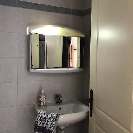 Gold Center Suites Studio 9 شقة Kalamákion