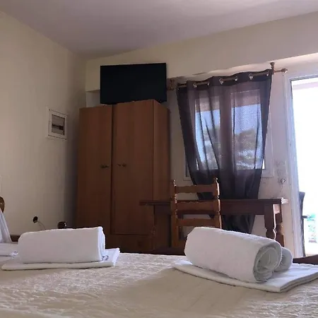 Gold Center Suites Studio 9 *